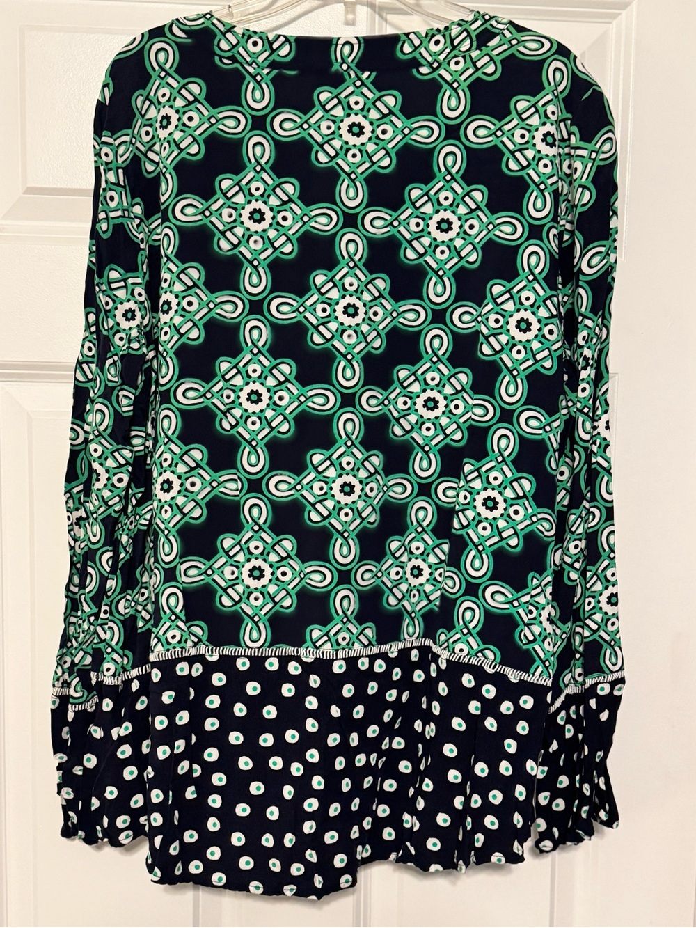 Crown & Ivy Navy Kelly Green Geometric Print Split Neck Bell Sleeve Blouse Large - Picture 3 of 7